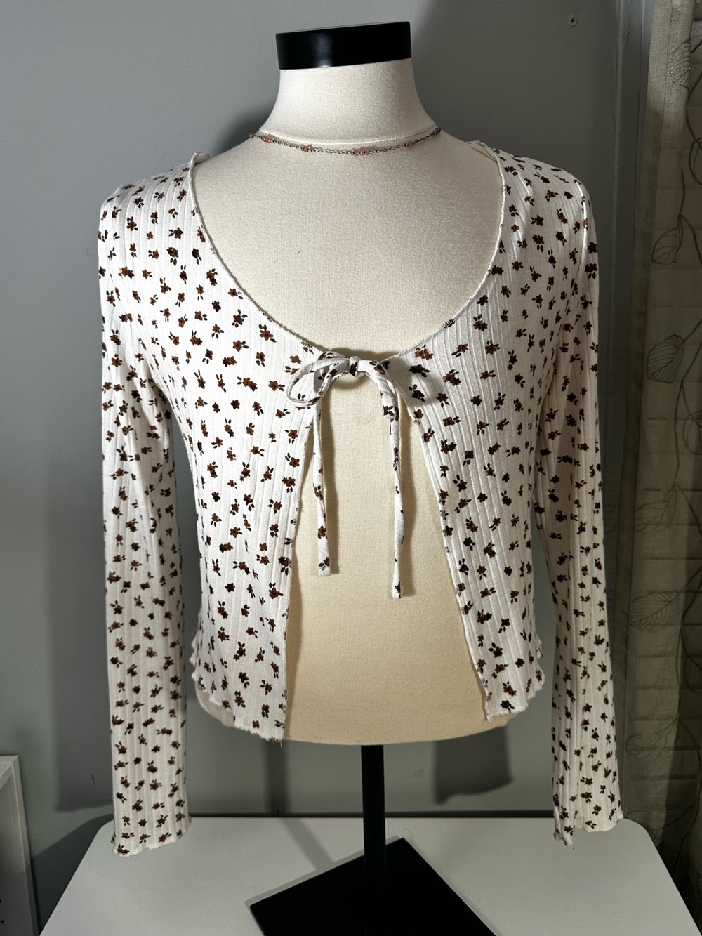 Women's White Ribbed Tie-Front Floral Cardigan Top